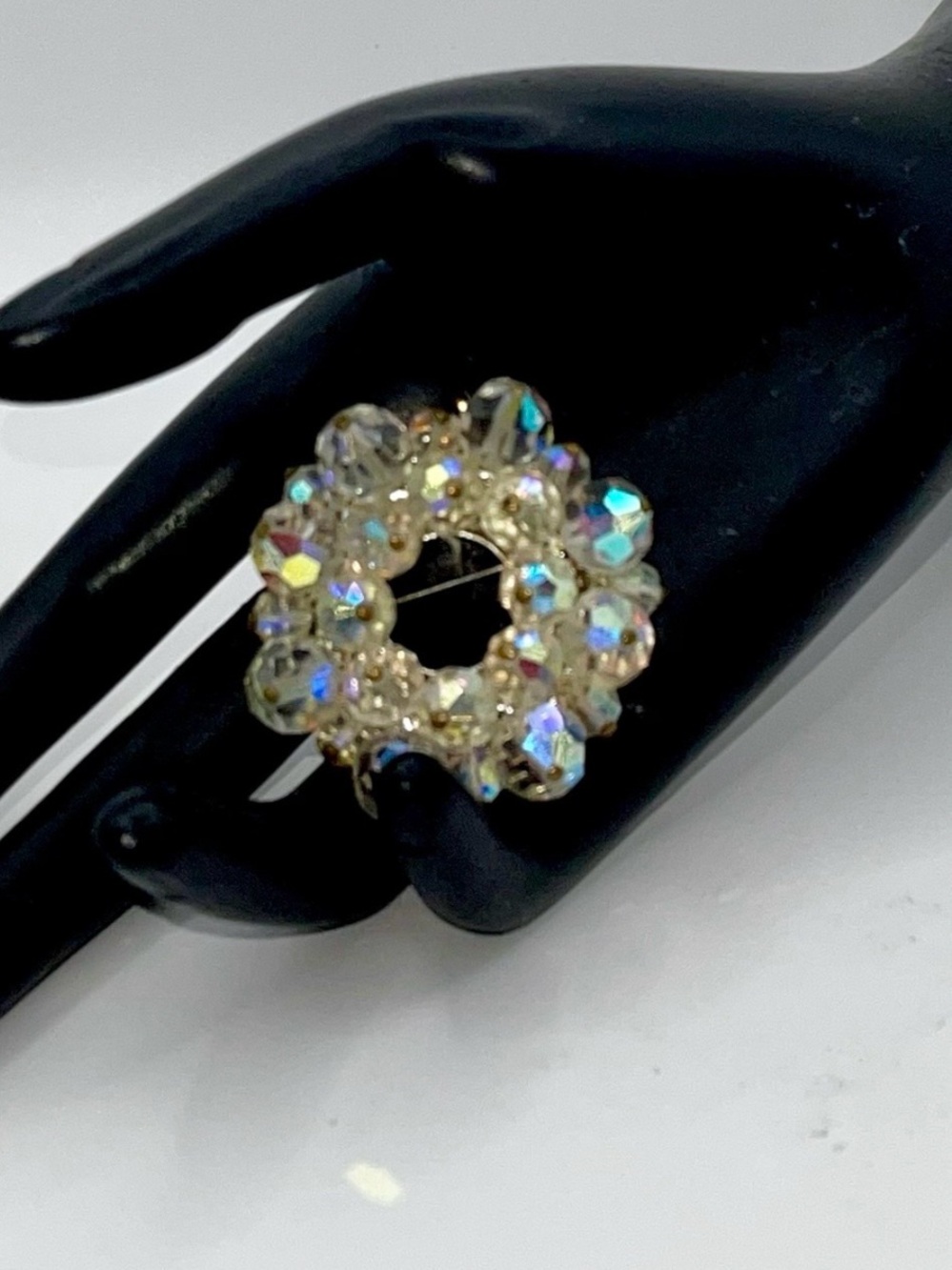 Stunning Vintage Faceted Crystal With Aurora Borealis Bead Wreath Circle Brooch